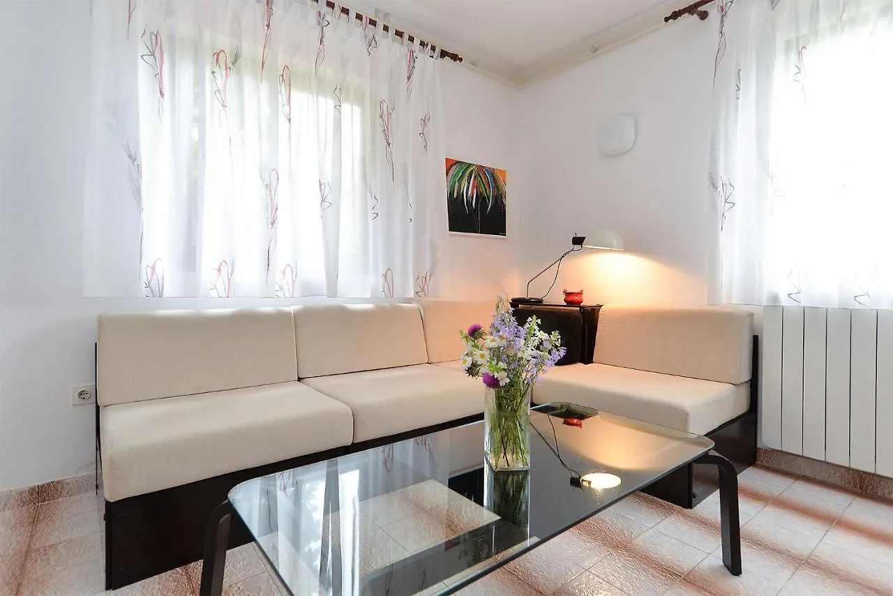 Apartment Anton 2083 Premantura 0*,  Croatia