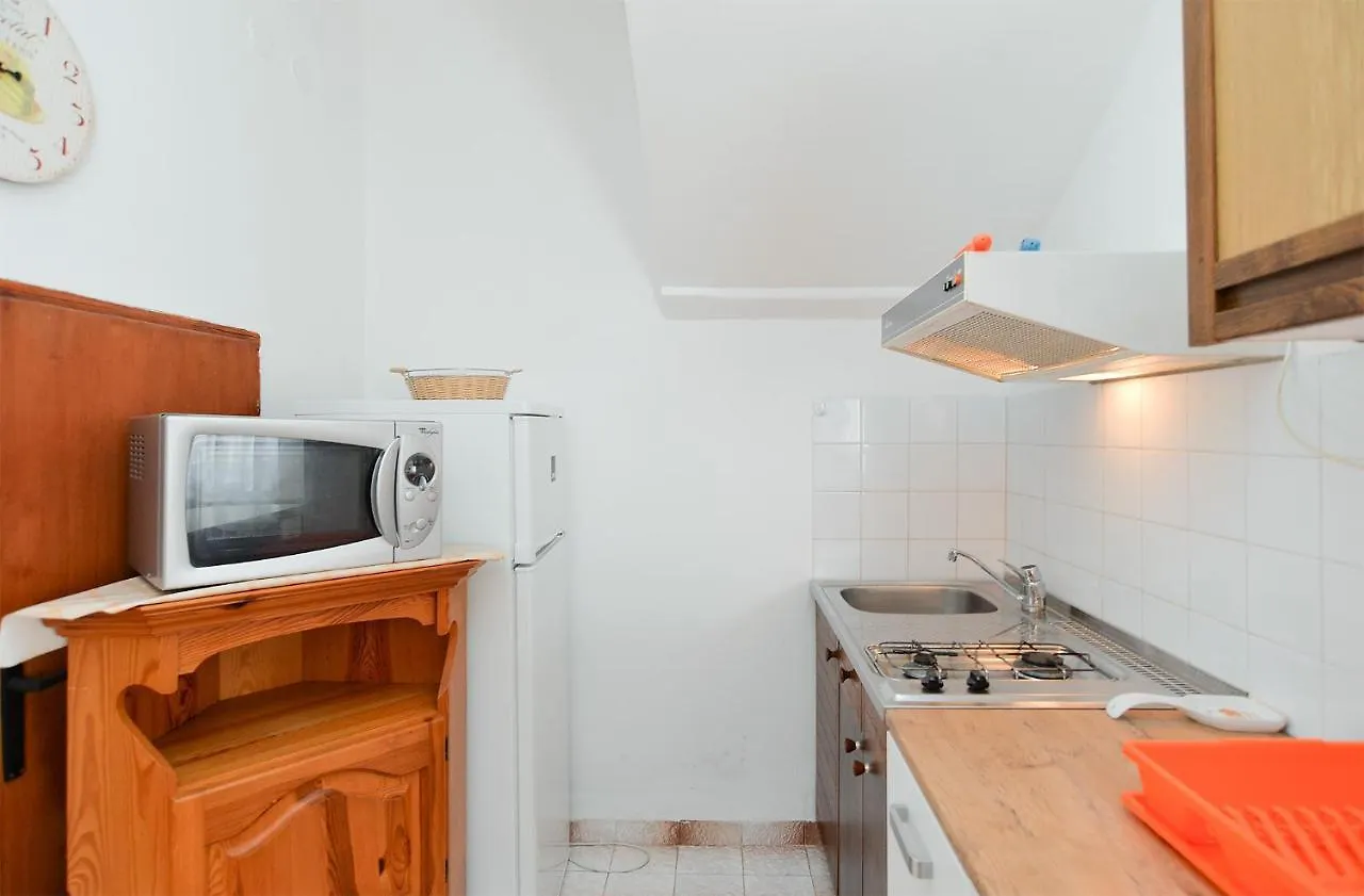 Apartment Anton 2083 Premantura